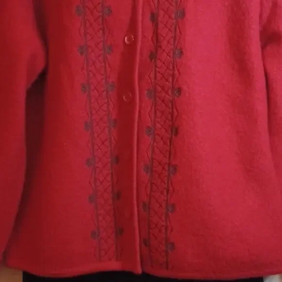 THE TOG SHOP Women's Red Wool Embroidered Sweater. M - Picture 6 of 12